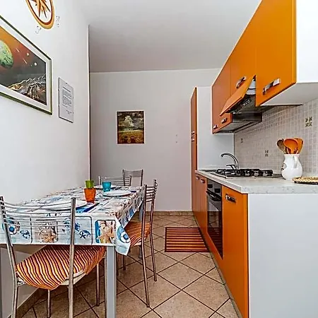In 2 To 3 Persons With Large Private Garden