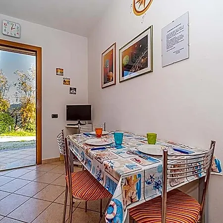 In 2 To 3 Persons With Large Private Garden 아파트