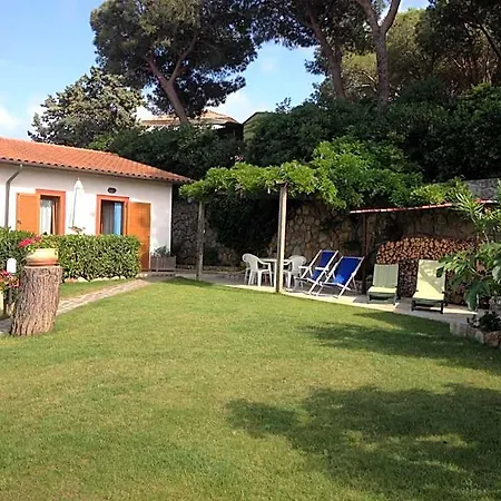 In 2 To 3 Persons With Large Private Garden 아파트