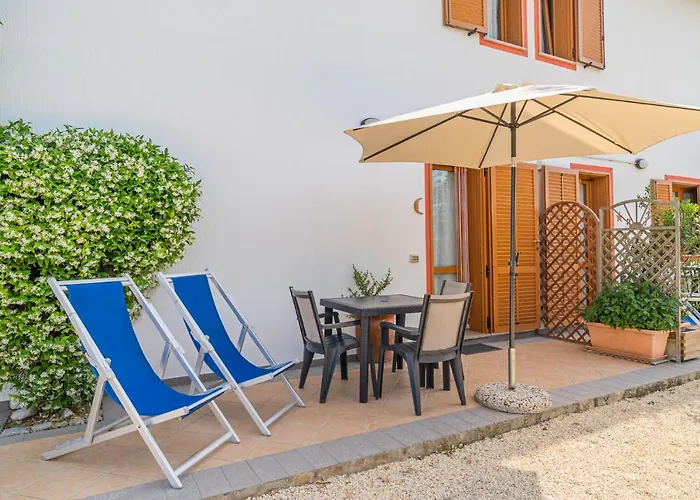 In 2 To 3 Persons With Large Private Garden Apartment